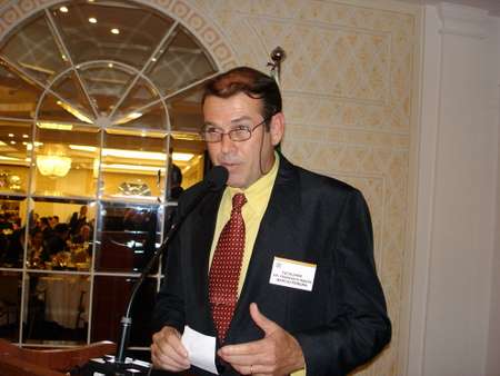 080707 イツベラーバ市の企業誘致案内を行なうマルシオ代表